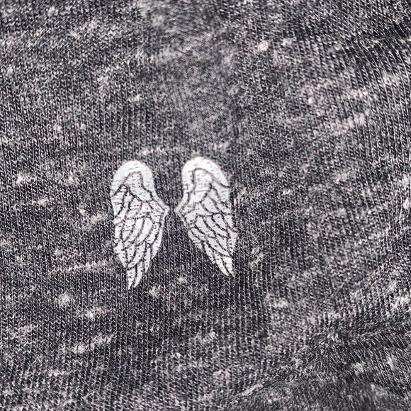 VS SHIRT! 💋 - Picture 2 of 3